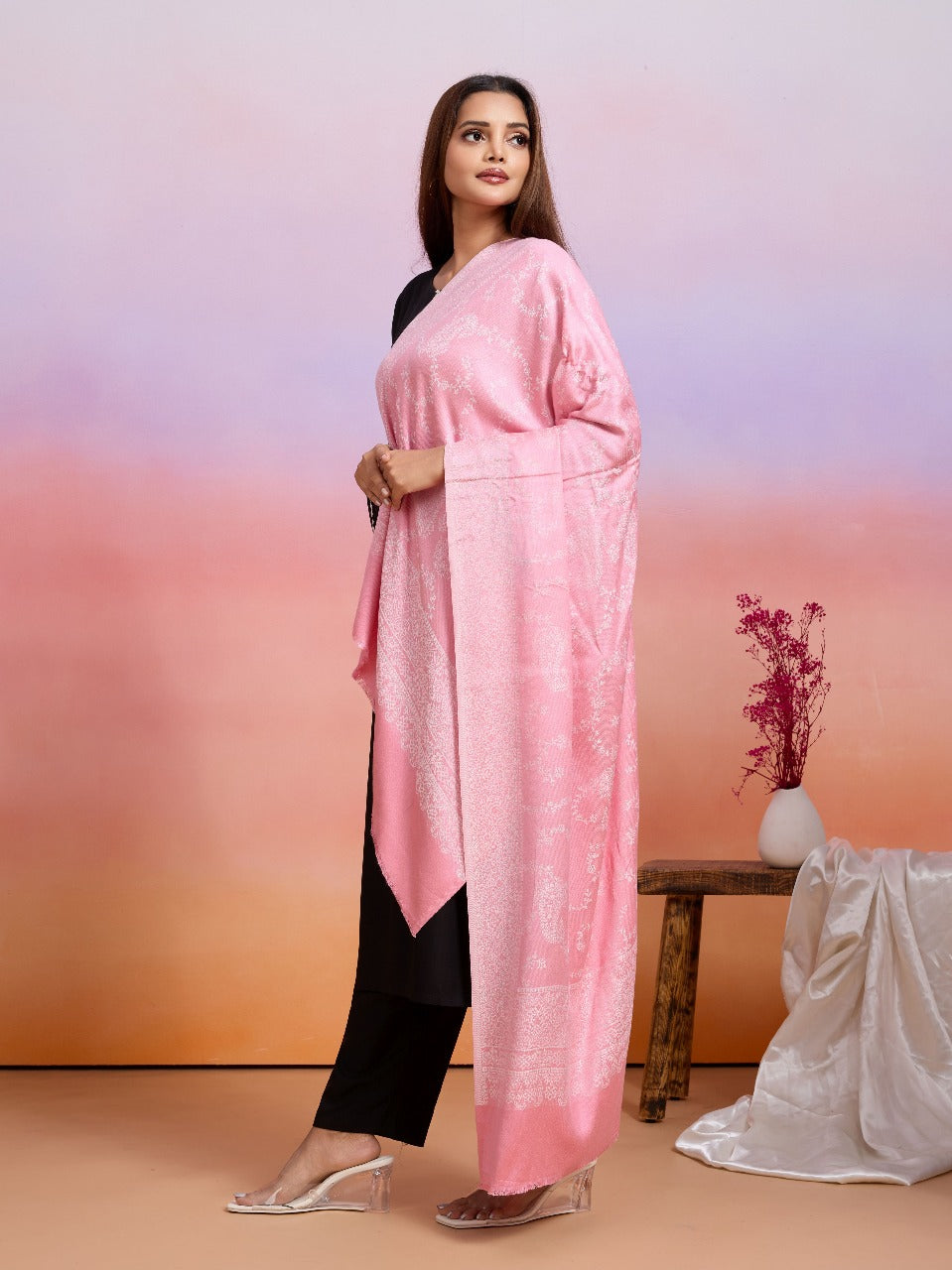 Weavers Villa Women's Viscose Stole – Soft Lightweight Paisley Jaal Design Stole Shawl Wrap Dupatta Scarf for All Seasons, Sun Protection for girls, 70cm x 200cm