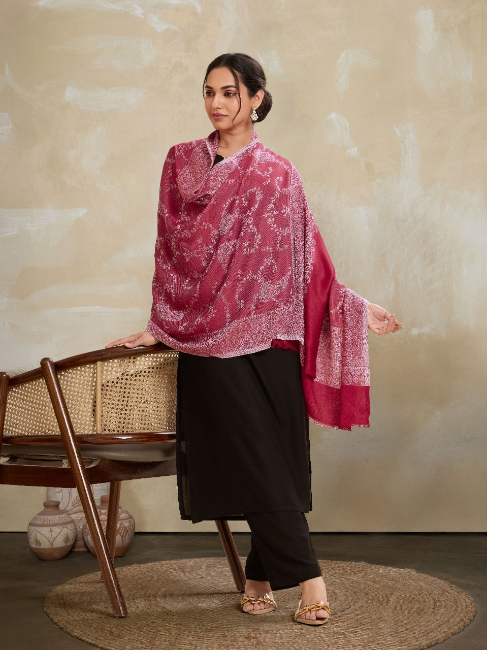 Weavers Villa Women's Viscose Stole – Soft Lightweight Paisley Jaal Design Stole Shawl Wrap Dupatta Scarf for All Seasons, Sun Protection for girls, 70cm x 200cm