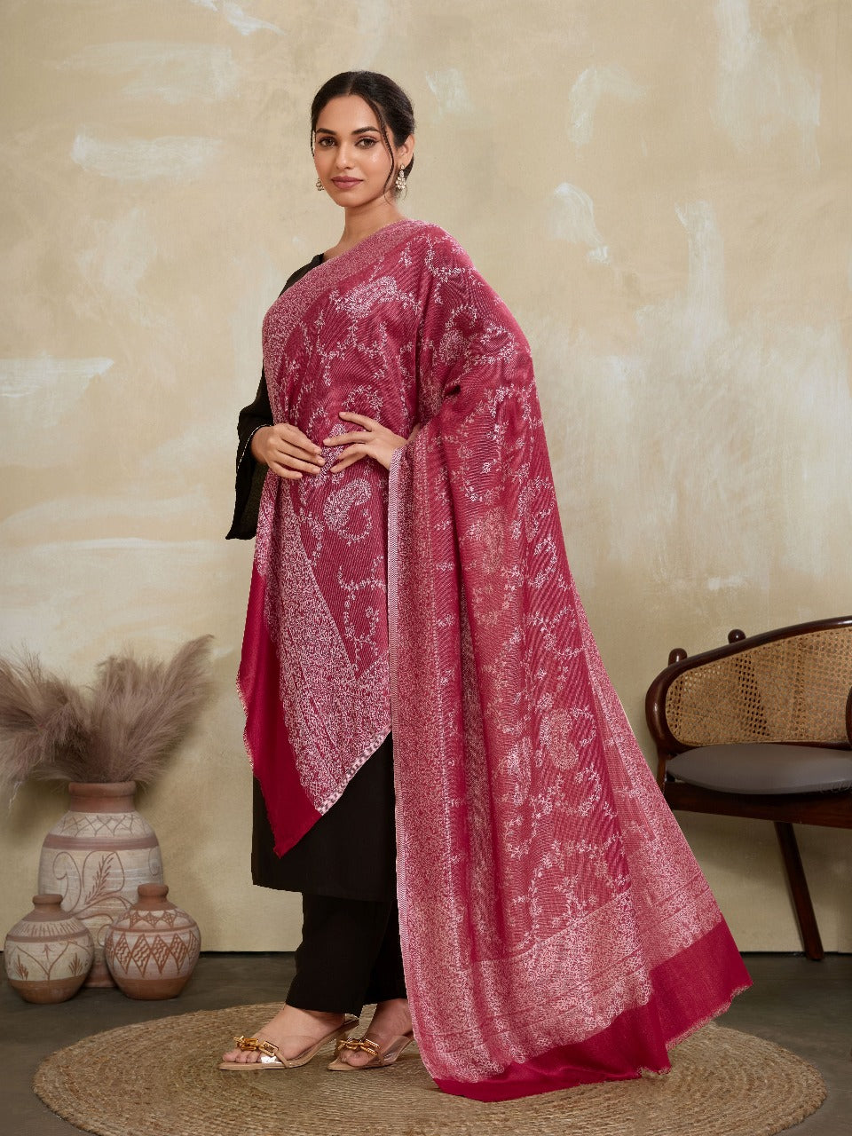 Weavers Villa Women's Viscose Stole – Soft Lightweight Paisley Jaal Design Stole Shawl Wrap Dupatta Scarf for All Seasons, Sun Protection for girls, 70cm x 200cm