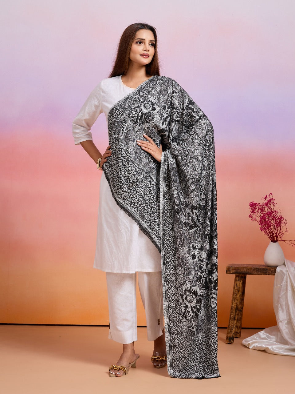 Weavers Villa Women's Heritage Viscose Stole – Soft Lightweight Floral Jaal Design Stole Shawl Wrap Dupatta Scarf for All Seasons, Sun Protection for girls, 70cm x 200cm