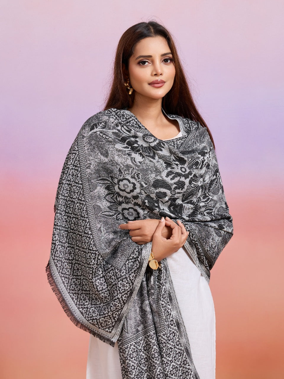 Weavers Villa Women's Heritage Viscose Stole – Soft Lightweight Floral Jaal Design Stole Shawl Wrap Dupatta Scarf for All Seasons, Sun Protection for girls, 70cm x 200cm