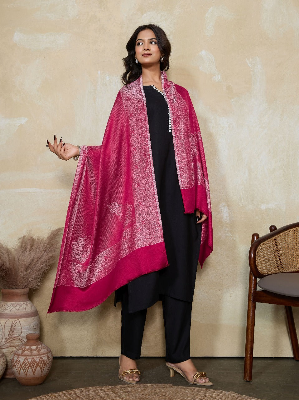 Weavers Villa Women's Viscose Stole – Soft Lightweight Intricate Border Design Stole Shawl Wrap Dupatta Scarf for All Seasons, Sun Protection for girls, 70cm x 200cm