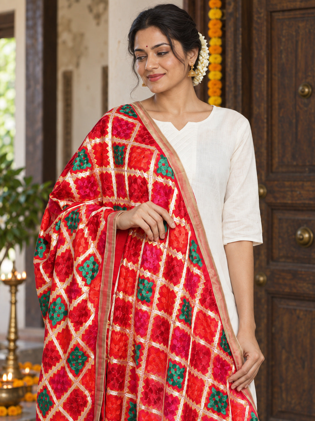 Dp2-Hv-106 — Phulkari dupatta, closer embroidered drape view