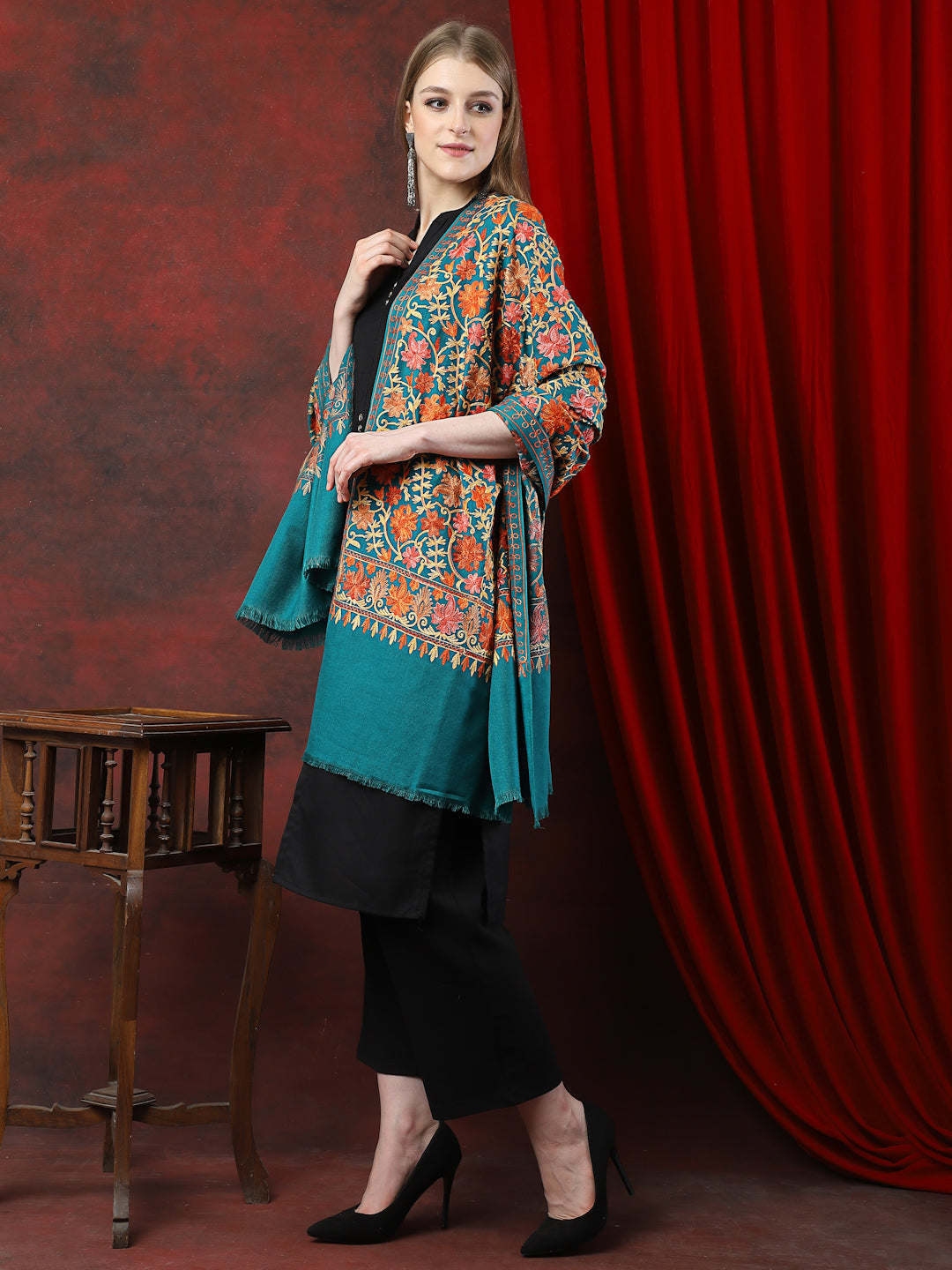 Women Aari Embroidered Shawl