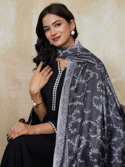 Weavers Villa Women's Viscose Stole – Soft Lightweight Paisley Jaal Design Stole Shawl Wrap Dupatta Scarf for All Seasons, Sun Protection for girls, 70cm x 200cm