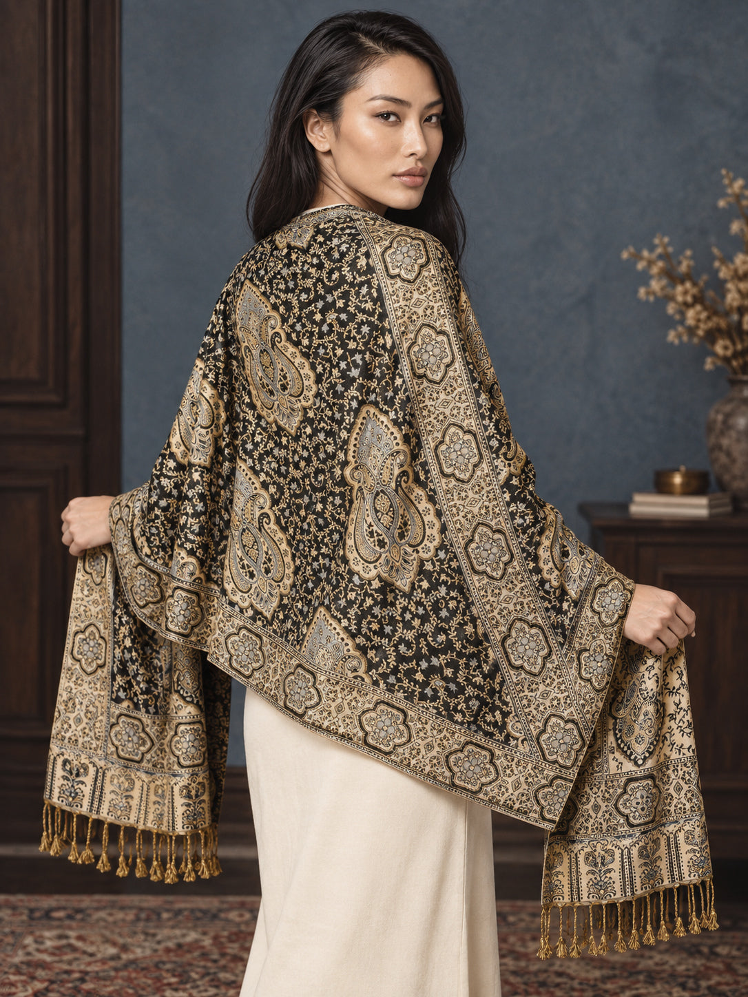 WV-651-BLACK | Woven stole | Elegant drape 5