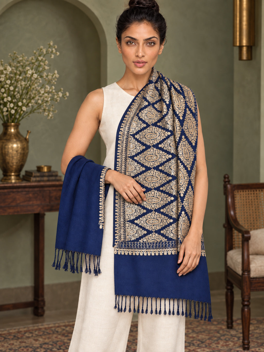 WVST-109-NAVYBLUE | Woven stole | Elegant drape 2