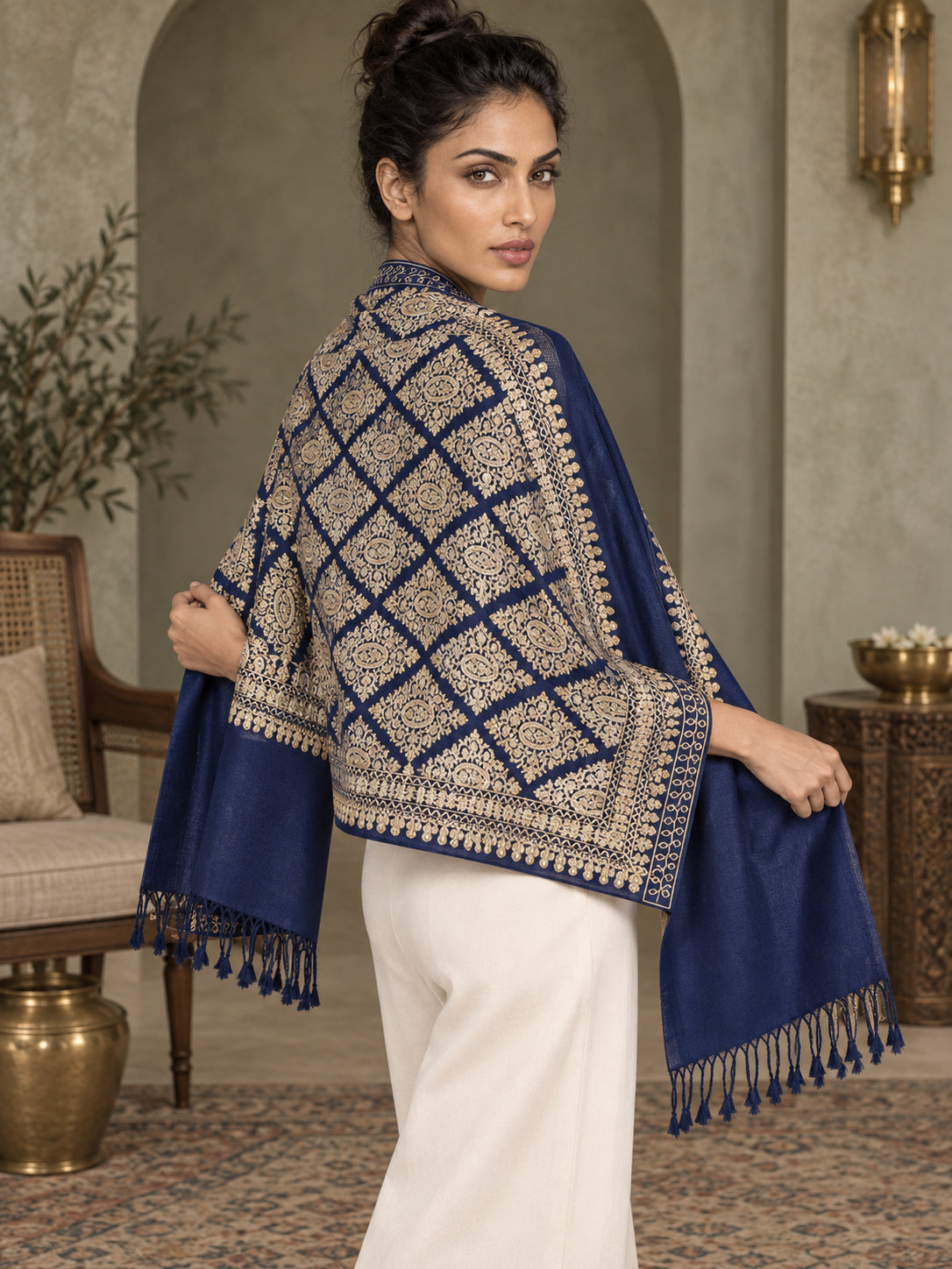 WVST-109-NAVYBLUE | Woven stole | Elegant drape 5