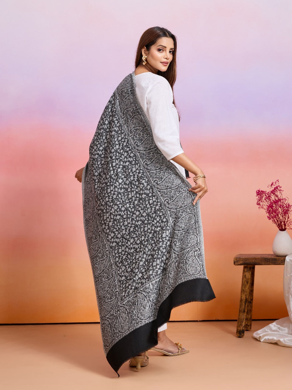 Weavers Villa Women's Viscose Stole – Soft Lightweight Paisley Jaal Design Stole Shawl Wrap Dupatta Scarf for All Seasons, 70cm x 200cm