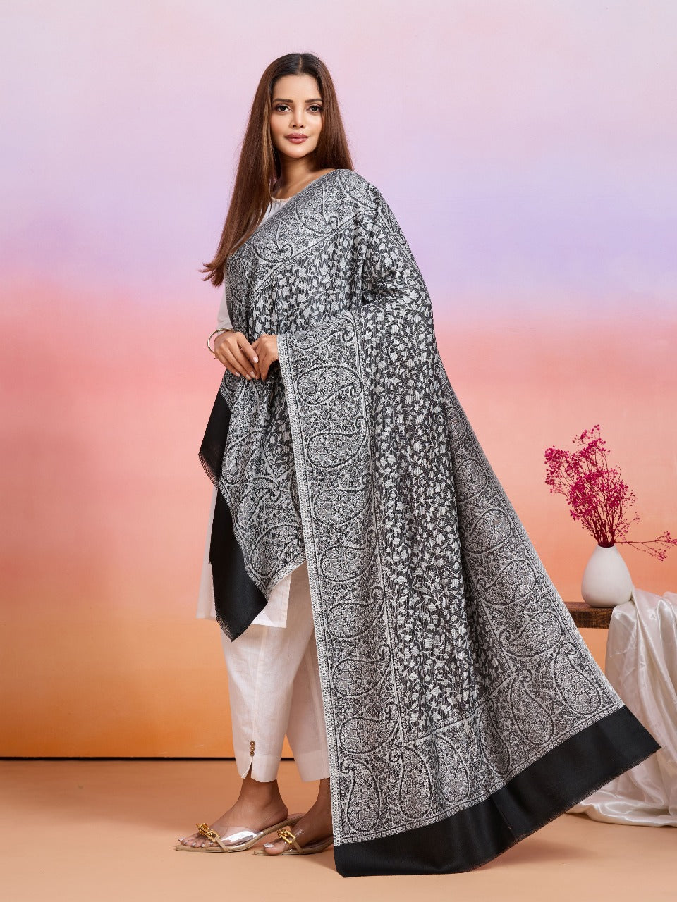Weavers Villa Women's Viscose Stole – Soft Lightweight Paisley Jaal Design Stole Shawl Wrap Dupatta Scarf for All Seasons, 70cm x 200cm