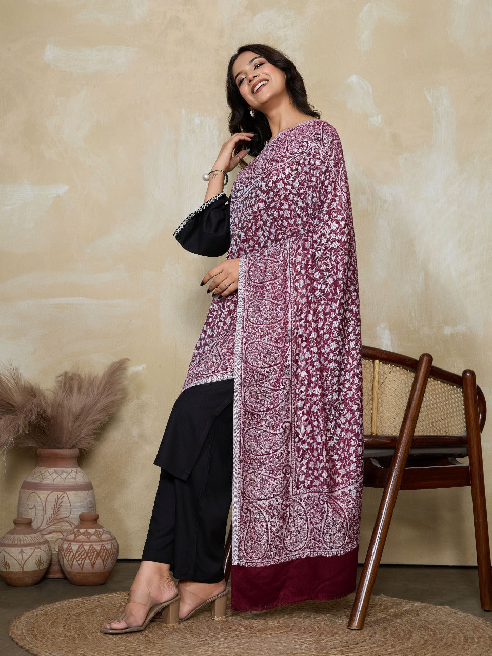 Weavers Villa Women's Viscose Stole – Soft Lightweight Paisley Jaal Design Stole Shawl Wrap Dupatta Scarf for All Seasons, 70cm x 200cm