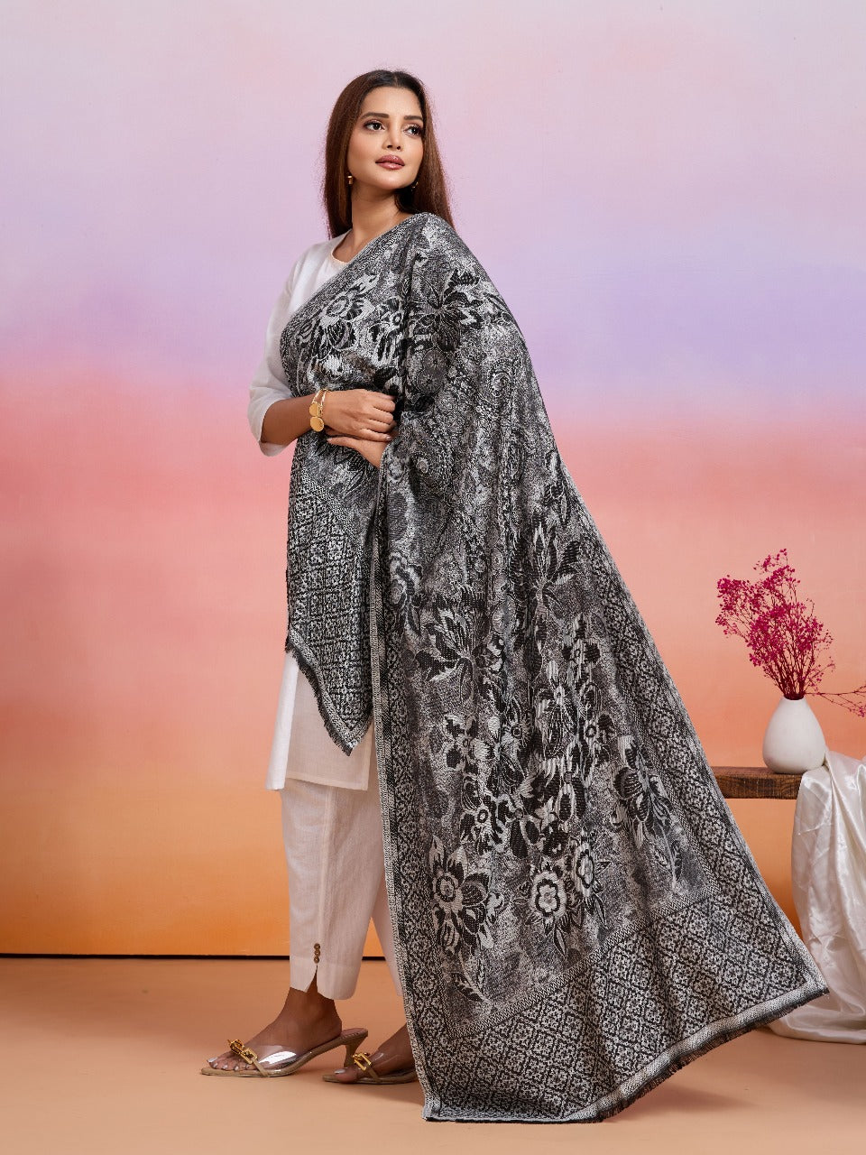 Weavers Villa Women's Heritage Viscose Stole – Soft Lightweight Floral Jaal Design Stole Shawl Wrap Dupatta Scarf for All Seasons, Sun Protection for girls, 70cm x 200cm