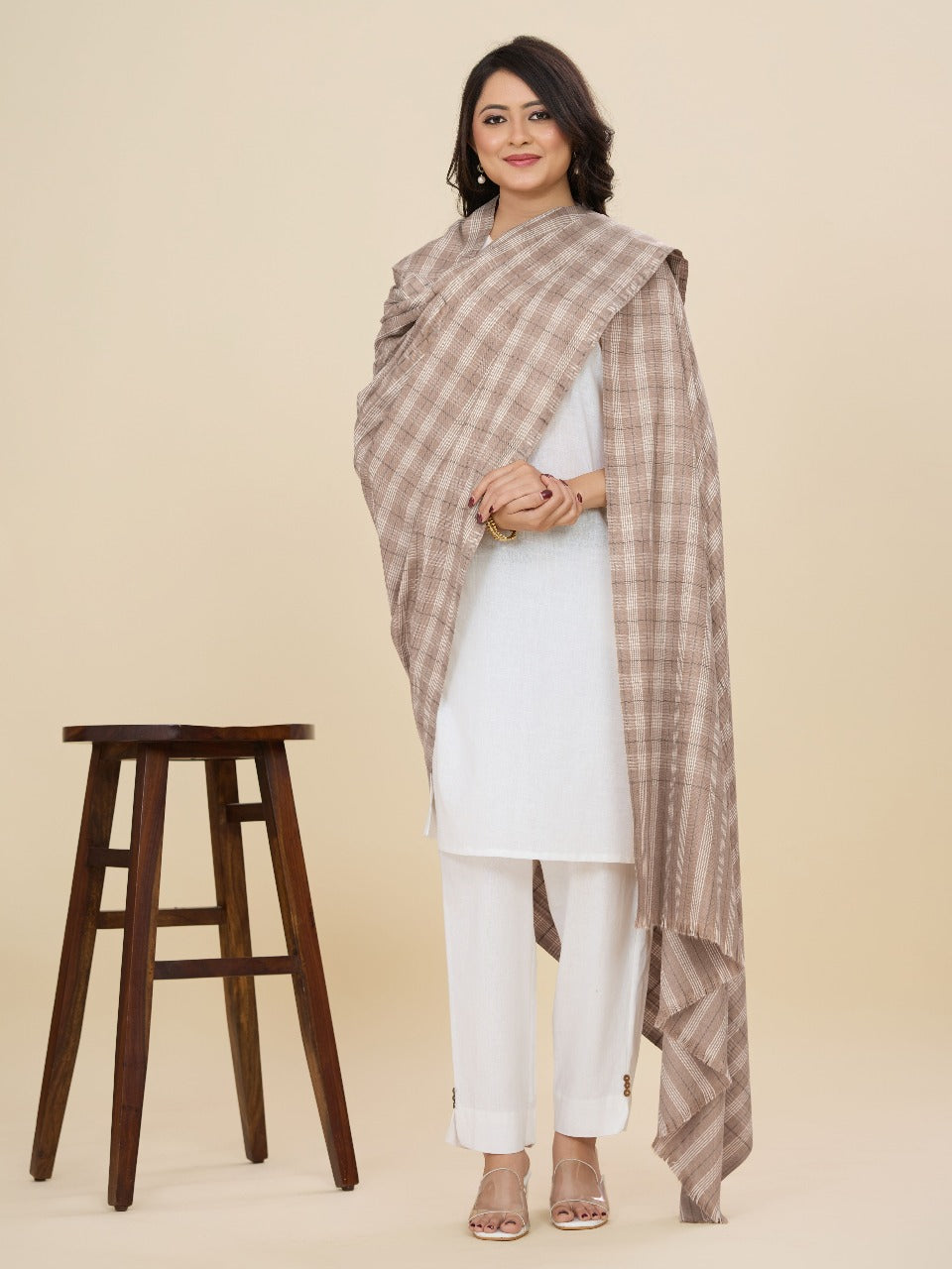 Weavers Villa Women's Classic Check Design Acro Woolen Shawl, 112cm x 225cm